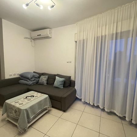 Ashdod City Center 2-Rooms Apartment, 15Min Walk To The Beach المظهر الخارجي الصورة