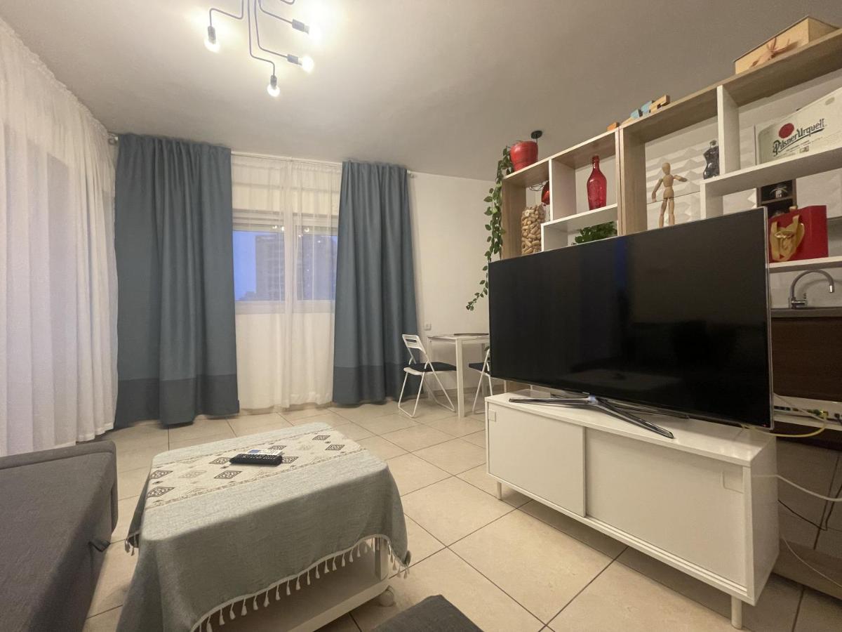 Ashdod City Center 2-Rooms Apartment, 15Min Walk To The Beach المظهر الخارجي الصورة